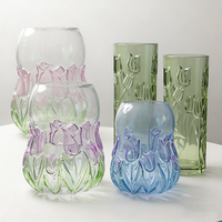 Vase en verre moderne à motif tulipe en relief, écologique, forme ventrue et cylindrique, pour décoration de mariage et d'anniversaire