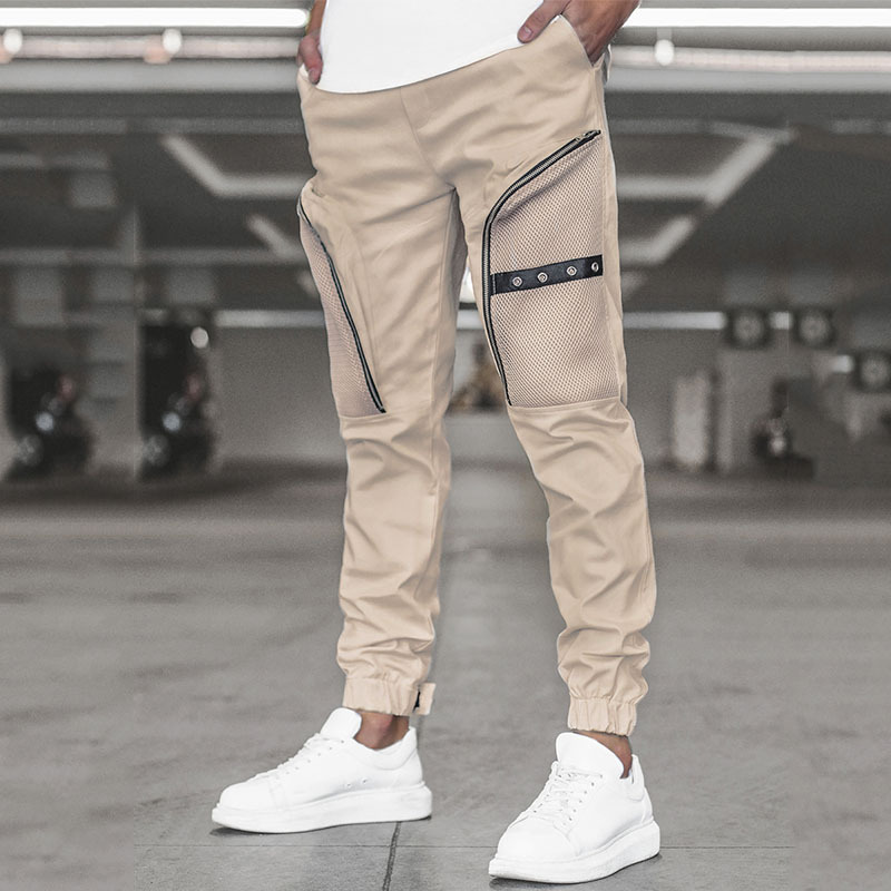 Elegante pantalones de mezclilla para hombre que ofrece