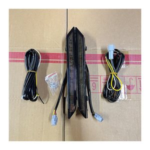 Suministro exclusivo transfronterizo para el nuevo modelo Tundra 2022-2024 con luces diurnas y luces de parrilla con detalles en amarillo. - Product Image 1