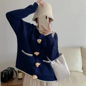 Vente en gros Cardigan tricoté automne/hiver 2022 ours détachable bouton Top doux et charmant Style coréen pull ample pour femmes