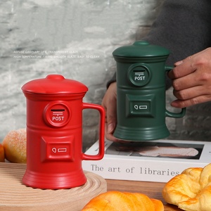 Grande tasse à café en céramique de 500 ml au design rétro de boîte aux lettres avec couvercle – Mug amusant en forme de boîte aux lettres pour boissons et lait, idéal pour la rentrée scolaire - Product Image 2