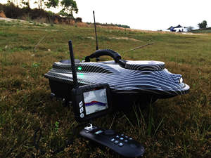 Bateau à appâts de pêche Boatman Actor Pro avec sondeur GPS haute précision pour la pêche de nuit - Product Image 1