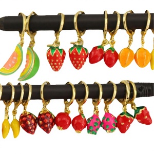 Kawaii Mignonnes Boucles d'oreilles Huggies pour femmes en laiton plaqué or 18K avec zircon et émail, motifs Grenade, Fraise, Citron, Pitaya, Pastèque, Fruit du dragon - Product Image 3