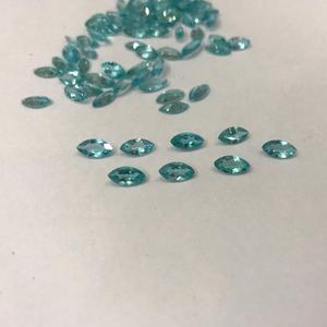 Pierres précieuses Apatite naturelles, couleur bleu néon, pierre taillée, 1 pièce - Product Image 1