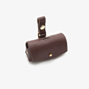Dispensador de Bolsas para Excremento de Mascotas de Cuero Genuino - Dispensador de Bolsas Reutilizables para Desechos de Perros con Clip - Product Image 1