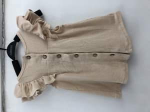 Vestido vintage acanalado para bebé niña con botones traseros y volantes sin mangas, tipo camiseta para niña pequeña - Product Image 6