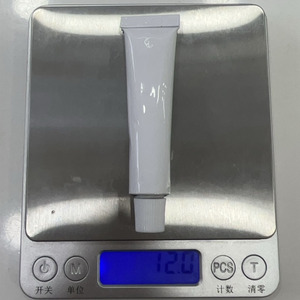 ครีมสักสีขาวสำหรับคิ้ว อายไลเนอร์ ริมฝีปาก สำหรับช่างสักลาย ขายส่ง - Product Image 2