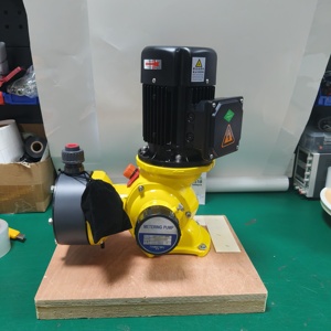 ปั๊มสูบจ่ายสารเคมีแบบไดอะแฟรมไฮดรอลิก รุ่น GM0170 จากโรงงานจีน ชุดปั๊มสูบจ่ายสารเคมีแบบครบชุด 220V/380V สำหรับน้ำเสีย - Product Image 4