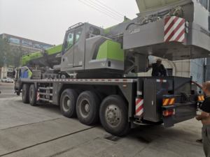 Haute 5 essieux 95ton grue mobile ZTC950E753 grues d'occasion à vendre au japon - Product Image 4