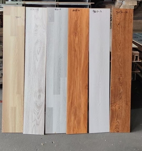 <span class=keywords><strong>Parquet</strong></span> <span class=keywords><strong>stratifié</strong></span> de style classique 12 mm norme E0 E1 à clipser pour chambre à coucher - Product Image 1