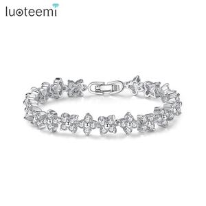 <span class=keywords><strong>Pulsera</strong></span> LUOTEEMI para Mujer, Bañada en Oro Blanco con Rodio, Diseño de Flor de Cuatro Hojas con Circonita Cúbica, Moderna y Elegante - Product Image 1