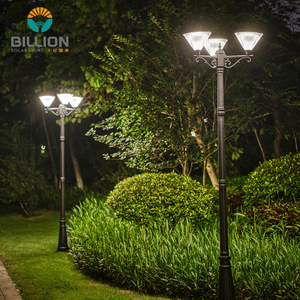 Lampada Solare da Giardino IP65 Impermeabile dal Design Retrò, Luce Solare su Palo in Alluminio PC 4.5W Regolabile in Altezza - Product Image 1
