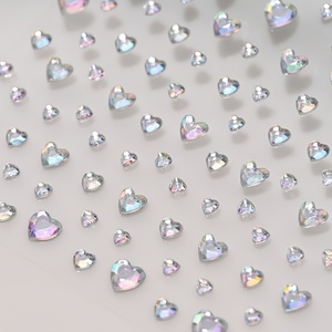 1 pièce de <span class=keywords><strong>strass</strong></span> en cristal 3D auto-adhésifs scintillants |   Autocollants pour le visage et le corps, mini autocollants en forme de cœur, pierres précieuses, <span class=keywords><strong>maquillage</strong></span> multicolore - Product Image 5