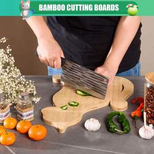 Planche à découper personnalisée en bambou en forme de chat, plateau en bois pour fromages et charcuteries, cadeau de pendaison de crémaillère personnalisé - Product Image 3