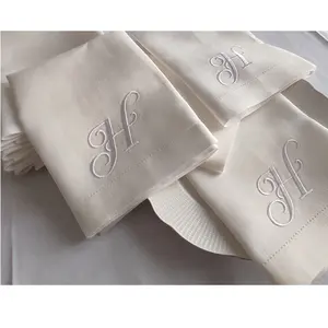 Serviettes de table en tissu personnalisées Tissu en coton Brodé de mariage Monogramme Serviette en lin