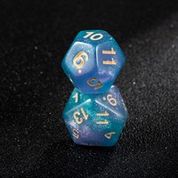 Ensemble de dés polyédriques mystiques et éthériques 7 pièces, motif galaxie nébuleuse scintillante, accessoire de jeu de table RPG avec impression dorée