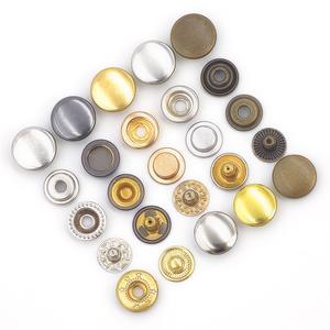 KUNSHUO Logo personnalisé presse métal laiton 831 bouton pression écologique rectangle motif or 4 parties pour vêtements vêtements d'usine - Product Image 2