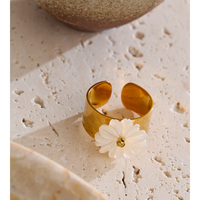JINYOU 5156 Bague ouverte élégante en métal, bijoux volumineux, acier inoxydable, coquille blanche, design floral, plaqué or, pour femmes.