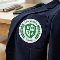 Écusson brodé personnalisé en polyester, badge d'uniforme scolaire, badge nominatif thermocollant pour vêtements universitaires et collégiens