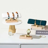 Support de Présentation pour Bracelets, Montres et Bijoux en Velours et Cuir, Fait Main, Personnalisable, en Forme de T, Vente en Gros Usine Tonvic