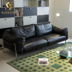 <span class=keywords><strong>Divano</strong></span> <span class=keywords><strong>Chester</strong></span> Moon in Pelle e Velluto, 3 Posti, Morbido Velluto Olandese, Arredamento di Lusso Italiano - Product Image 1