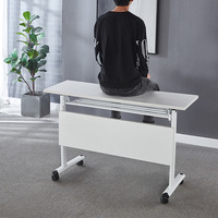 Table de formation pliante en métal de style moderne pour longues conférences Table de lecture simple Bande d'épissage pour le bureau des employés mobiles