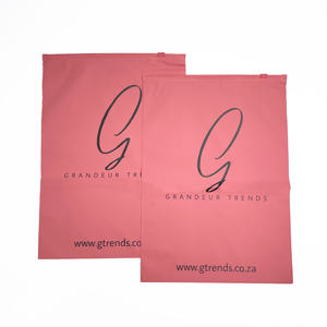 Sacs à fermeture éclair roses de 10x13 pouces avec impression de logo noir - Emballage poly personnalisé pour vêtements et vêtements - Product Image 2