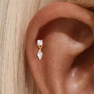 Piercings de cartílago roscados de 16G con parte trasera plana, de Plata de ley S925 chapada en oro de 18K, con diseño geométrico de marquesa, circonita, rombo y flecos en forma de corazón - Product Image 6