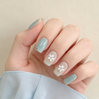 Faux ongles à presser motif marguerite bleu menthe et blanc, ongles carrés courts brillants, ongles acryliques réutilisables, lot de 24 pièces pour salon
