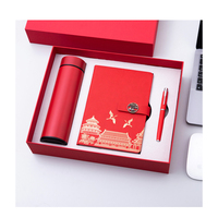 Ensemble cadeau de bureau, agenda de luxe et boîte cadeau, bloc-notes A4 avec stylo, avec logo et bouteilles d'eau isothermes
