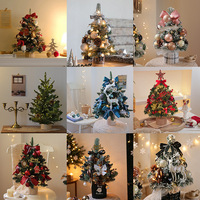 Mini sapin de Noël de table style européen avec lumières LED, effet givré floqué, base en bois PVC/PVA, pommes de pin, rennes, Père Noël, pour la maison