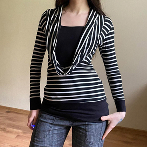 Camiseta de manga larga de punto con estampado de rayas vintage para mujer, ecológica, con cuello tipo capucha fruncido y efecto de dos piezas, top base para superposición - Product Image 1