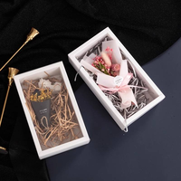 Boîte en papier artistique personnalisée avec fenêtre transparente en PVC, impression dorée à chaud, vernis UV sélectif, fermeture magnétique, matériaux recyclés pour emballage cadeau et artisanat