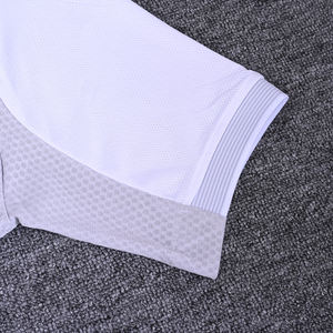 Nom et numéro personnalisés 2025 <span class=keywords><strong>maillot</strong></span> de football domicile/extérieur 100% Polyester séchage rapide col en V joueur équipe Football Fans édition T-shirt - Product Image 3