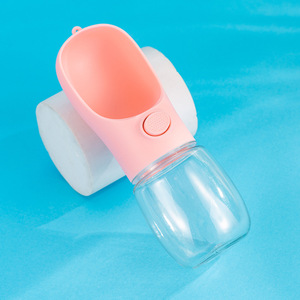 Trinkwasser flasche Tragbare Kunststoff Outdoor Haustier Hund Reise Haustier Schalen & Feeder Hund Trinker Größe <span class=keywords><strong>Drop</strong></span> Versand - Product Image 2