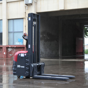 Carretilla elevadora eléctrica Mini Reach Truck de alta calidad para varias ocasiones Apilador versátil - Product Image 1