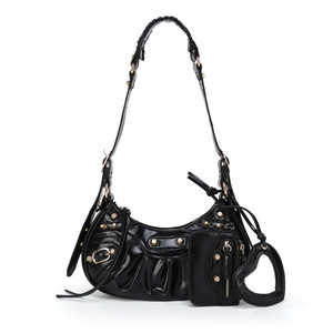 Nouveau Sac Moto Robuste à Rivets 2026 – Sac Bandoulière 3-en-1 en Forme <span class=keywords><strong>de</strong></span> Croissant en Cuir Souple, Porté Épaule ou Main, en Polyester - Product Image 1