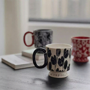 Tasse à café en porcelaine sur pied, style européen vintage, motif tulipe, pour couple, cadeau souvenir, résistante aux hautes températures - Product Image 3