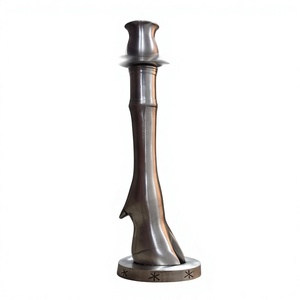 Porte-bougie en laiton antique avec base en forme de sabot de vache, design en relief, de haute qualité, durable, décoration de table pour mariage, hauteur 30 cm - Product Image 4