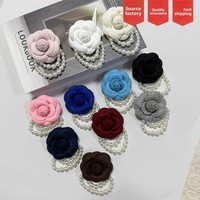 Broche Rose Polyvalente en Fausse Laine et Perles de Haute Qualité, Style Rétro Camélia, Idéale pour Robes et Costumes – Meilleure Vente