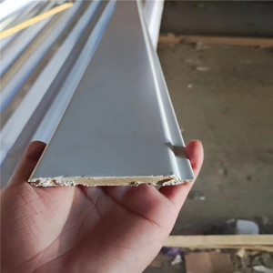 Moulures en bois <span class=keywords><strong>de</strong></span> pin apprêté blanc Moulures <span class=keywords><strong>de</strong></span> plinthe Plinthe en pin Garniture <span class=keywords><strong>de</strong></span> sol Plinthe en bois - Product Image 2