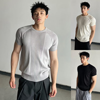 Chemise tricotée à manches courtes pour homme, texture rayée, style Old Money, décontractée, coupe ajustée, en soie glacée, respirante et anti-humidité, 240 grammes