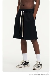 กางเกงขาสั้นผู้ชายผ้าฝ้ายถักน้ำหนัก 410 กรัม สไตล์สปอร์ตแคชชวลเอวกลางห้าส่วน ปิดด้วยเชือกผูก พิมพ์ลายดิจิตอล - Product Image 2