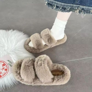 Pantoufles d'hiver en fourrure pour femmes, pantoufles de chambre antidérapantes pour femmes et hommes - vente en gros pour les amoureux - Product Image 4