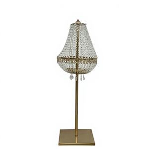 Candelabro de Acrílico Plateado con Diseño de Espejo para Centro de Mesa, Ideal para San Valentín y Bodas - Product Image 1