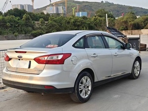 Ford Focus 1.6L 6DCT berline d'occasion 2012 – Voiture compacte américaine fiable, véhicule d'occasion économe en carburant pour l'exportation - Product Image 5