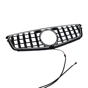 กระจังหน้า Mercedes-Benz C-Class W204 LED ปี 2009-2014 แบบมีไฟ  อะไหล่เปลี่ยน  วัสดุ ABS - Product Image 2