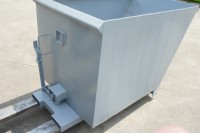 Bac à déchets industriel auto-basculant robuste Q235B pour chariot élévateur, conteneur à déchets personnalisable, bac basculant mobile