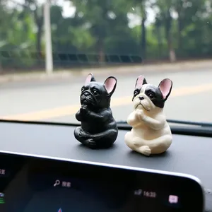 Adorno de Resina de Perro Zen Yoga, Encantadora Escultura de Poliresina de Pug, Estatua de Animal Meditando para Accesorios de <span class=keywords><strong>Coche</strong></span> y Decoración Interior - Product Image 2