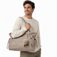 Sac fourre-tout léger en nylon pour femme avec poche latérale zippée, grande capacité, sac à bandoulière, pendentif breloque en peluche, broderie décontractée pour le travail